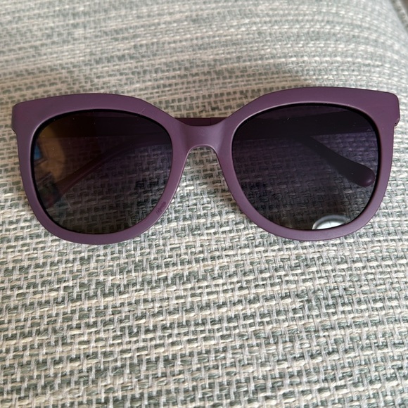 Sunglasses - Picture 2 of 4